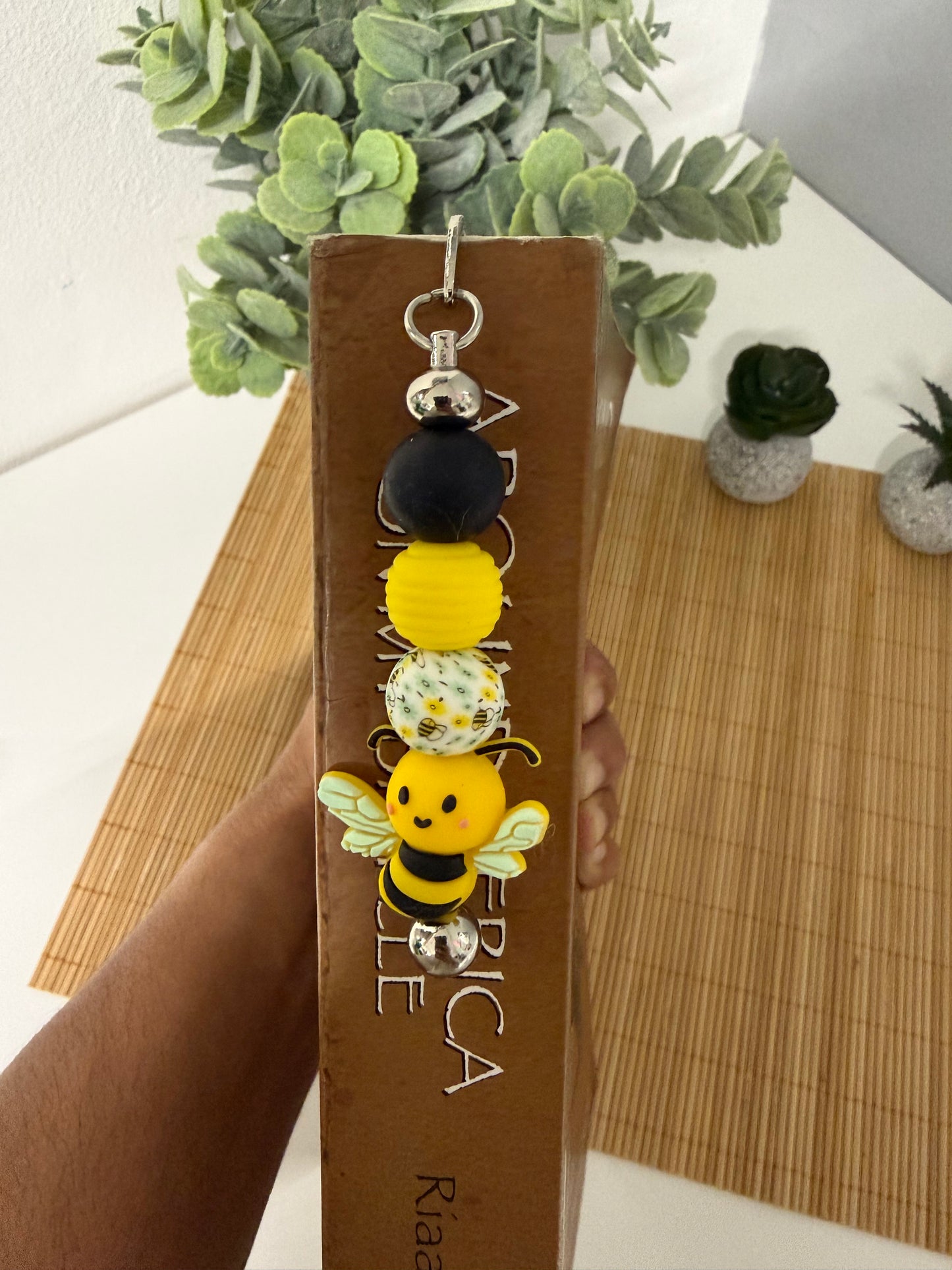 Peach Daisy Beaded Metal Bookmark