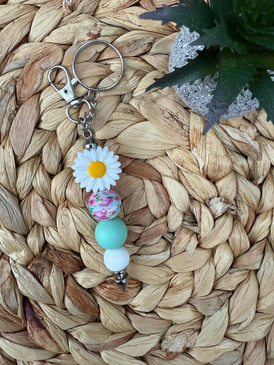 Daisy Bloom Beaded Keychain